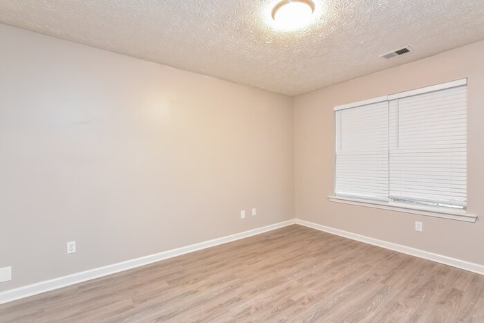 Building Photo - 5866 Homestead Cir