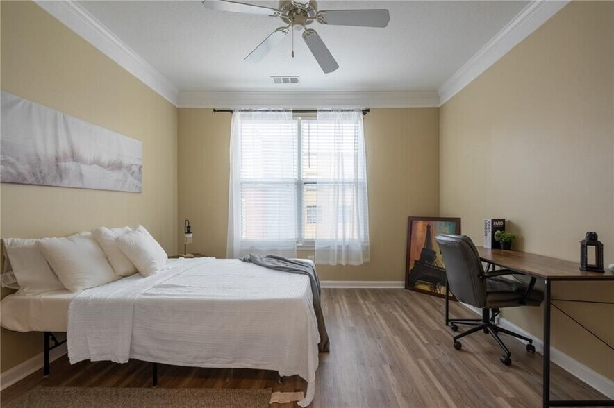 Building Photo - 400 17th St NW