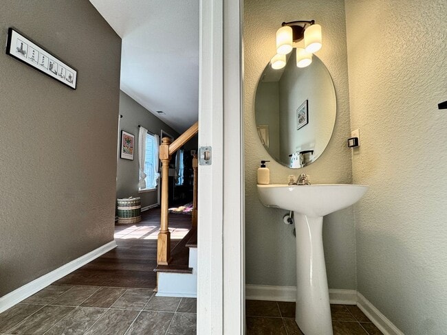 Building Photo - First-Time Rental Near The Beaches! Available 08-14-26 - Attached Garage - Fenced Yard - Pet Frie...