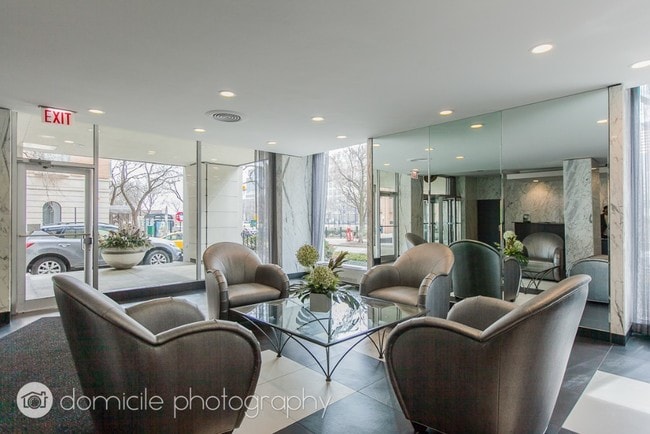 Building Photo - 222 E Pearson St