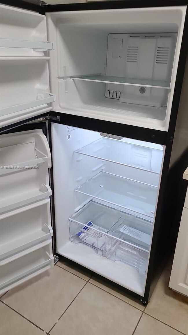 Building Photo - 287 Norwich L