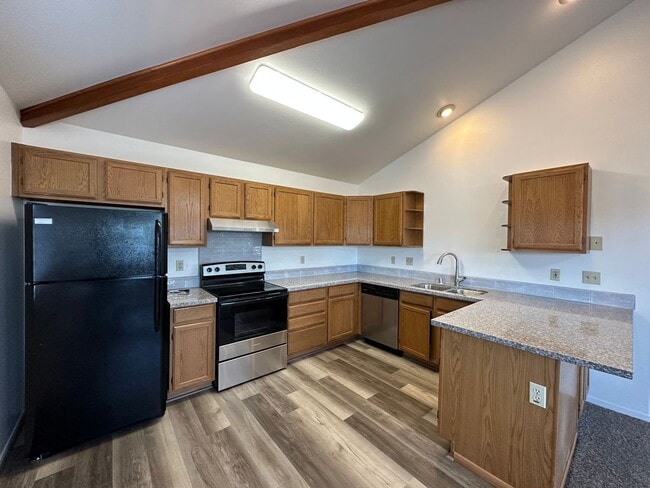 Building Photo - Top Floor of Benicia Duplex