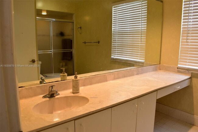 Building Photo - 10998 Mainsail Dr