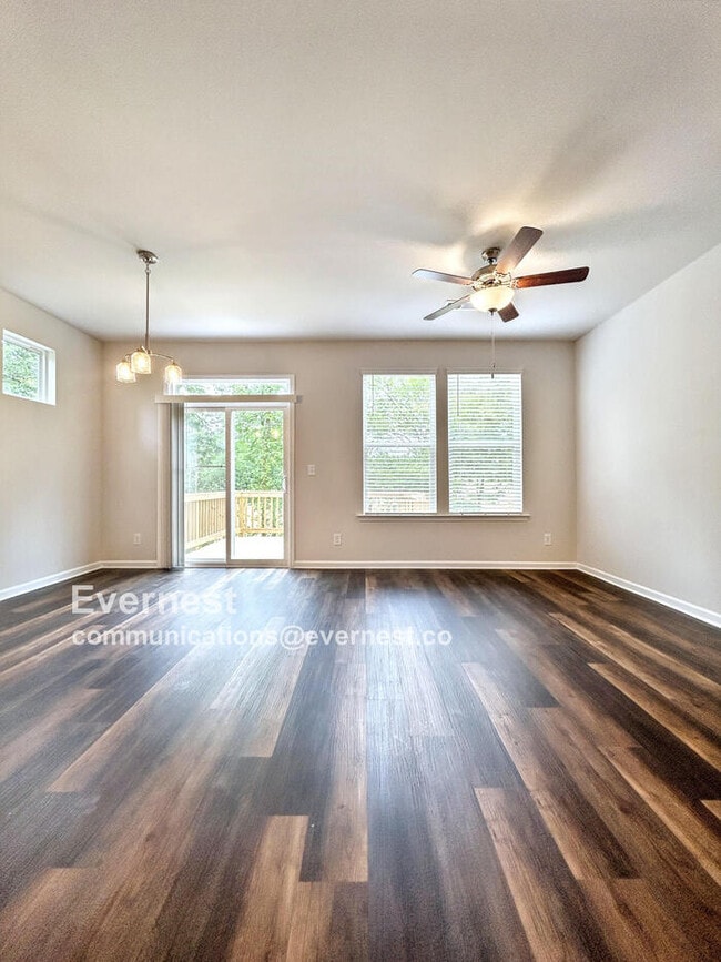 Building Photo - 305 Pawley Dr