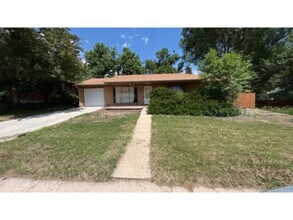 Building Photo - Fantastic updated ranch style home located in Lower Skyway