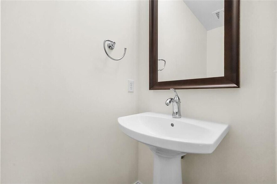 Building Photo - 270 17th St NW