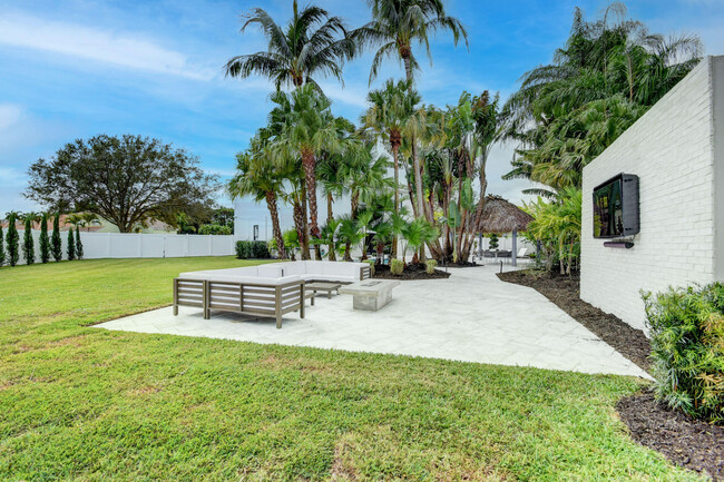 Building Photo - 6298 Sand Hills Cir