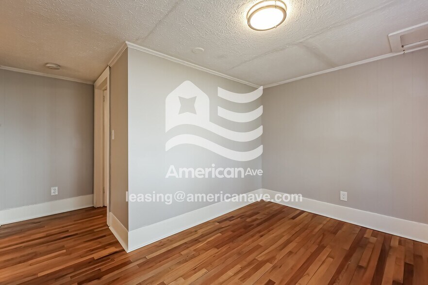 Building Photo - 3 Jackson St