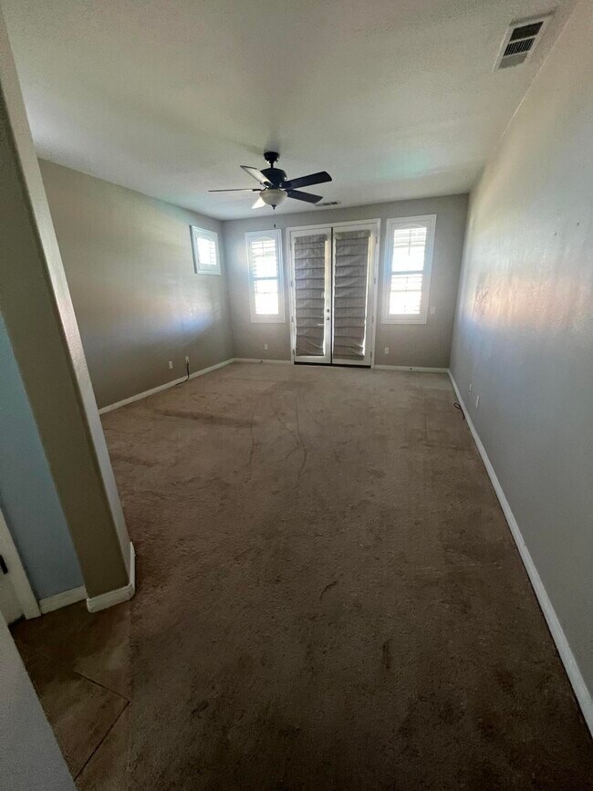 Building Photo - 41530 Yew St