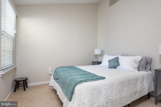 Building Photo - 6326 Dunman Way