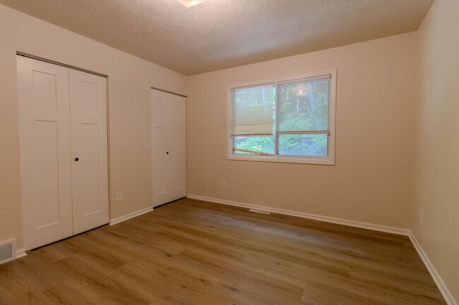 Building Photo - MF Fouch Rd-Duplex