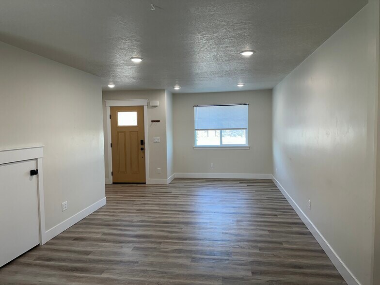 Building Photo - 3780 Philbin Rd
