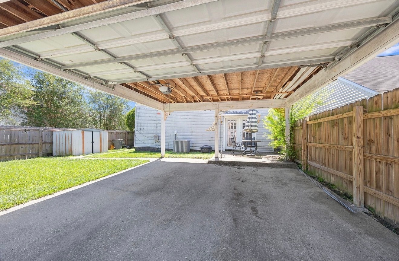 Building Photo - 15558 Riverdale Ave E