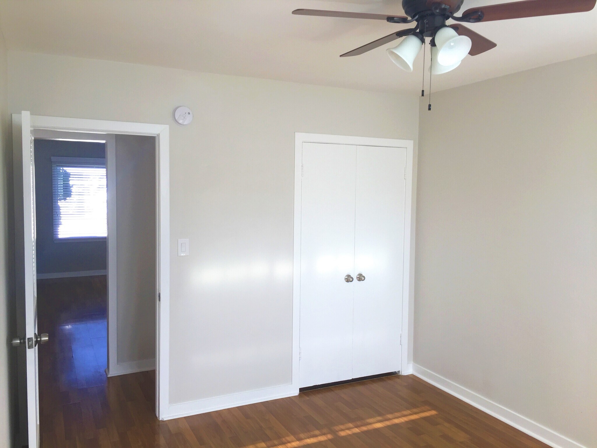 Building Photo - 12641 Vanowen St