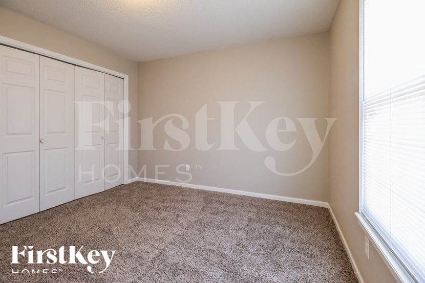 Building Photo - 713 Canter St