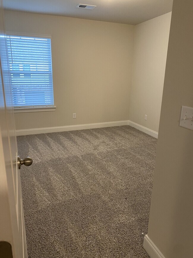 Building Photo - 365 Coleman Ct