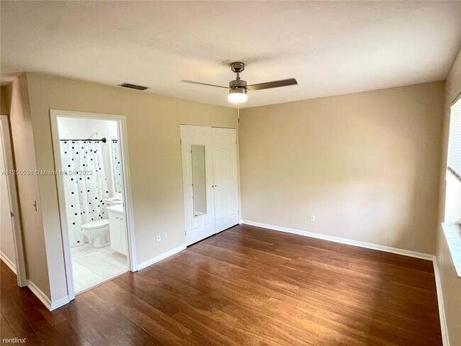 Building Photo - 3 br, 3 bath House - 5762 Fox Hollow Dr Apt C