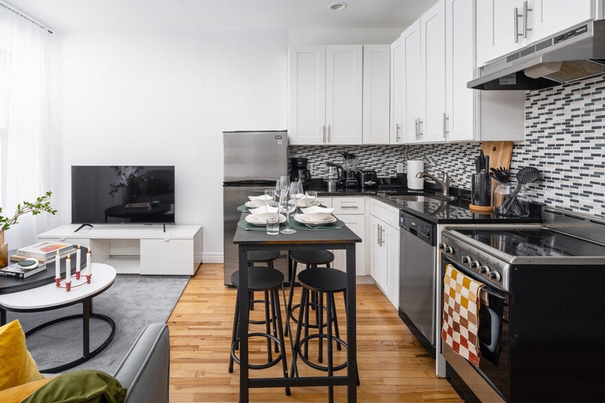 Building Photo - 310 W 53rd St