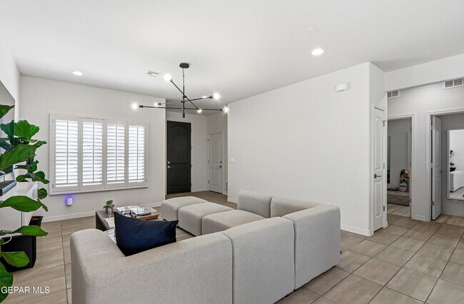 Building Photo - 14941 Tierra Coruna Ave