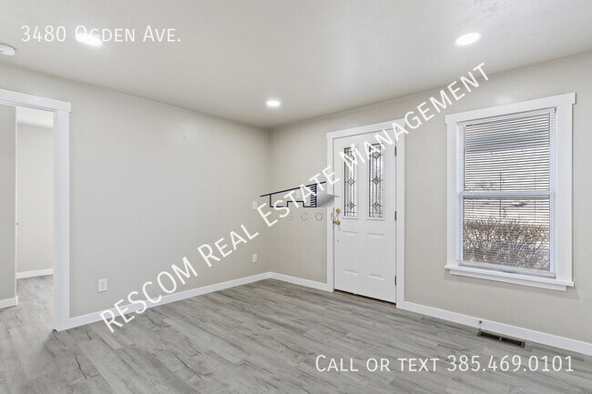 Building Photo - 3480 Ogden Ave