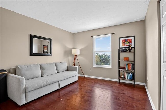Building Photo - 117 Scenic Hill Dr