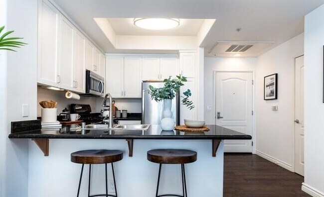 Building Photo - 4060 Glencoe Ave