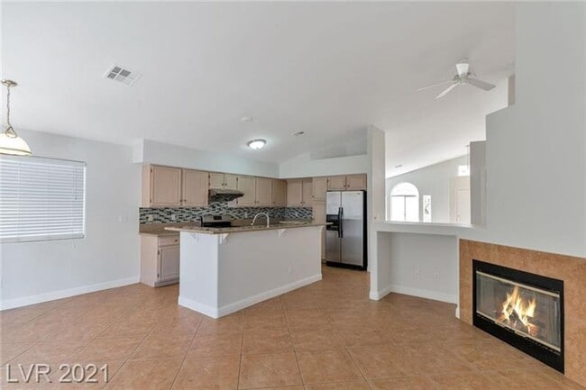 Building Photo - Fresh & Clean Single-Story Home in Gated C...