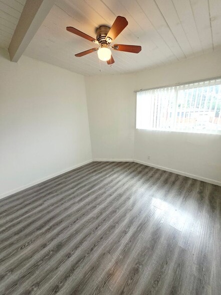 Building Photo - 4133 La Crescenta Ave