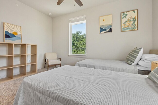 Building Photo - 5820 1/2 Cameron Road-SI FL3-ID1303393P