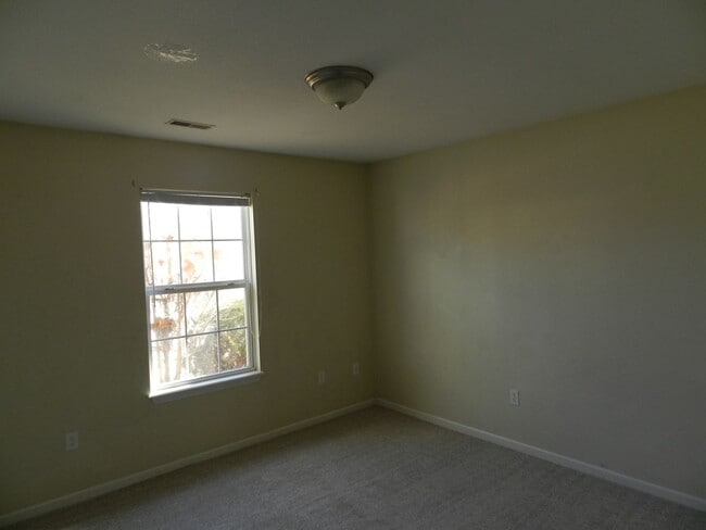 Building Photo - 24430 Tanglewood Rd
