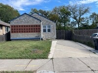 Building Photo - 2bd/1ba Bungalow Available Now!!