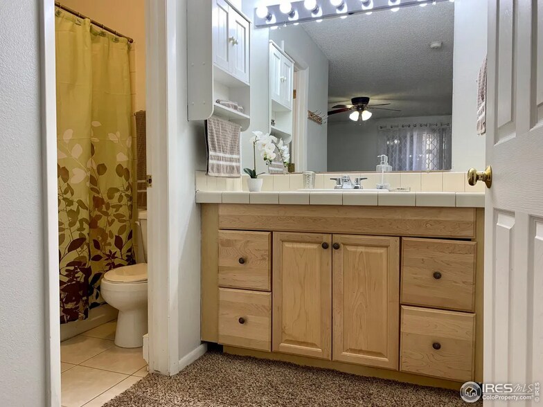 Bedroom Bath 1 - 1672 Riverside Ave