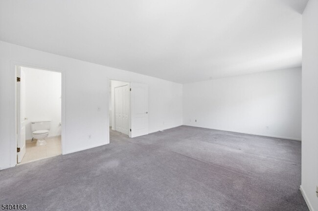 Building Photo - 4 Deer Hill Ct