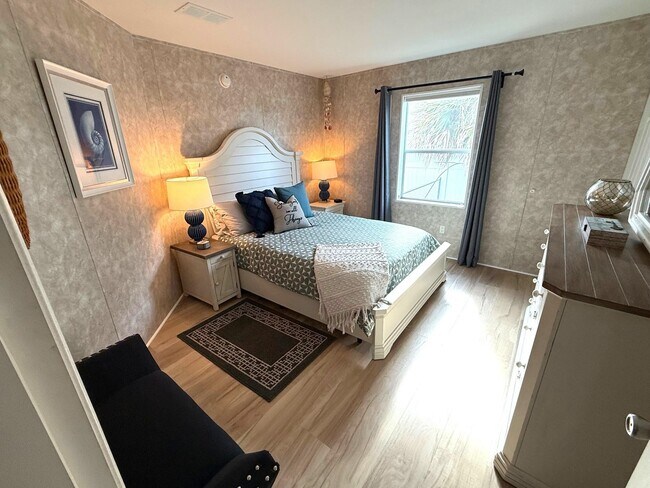 Building Photo - 292 Majorca Rd