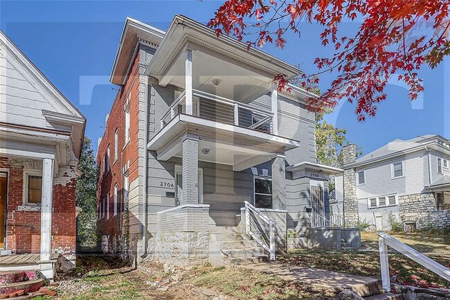 Building Photo - 2704 Park Ave