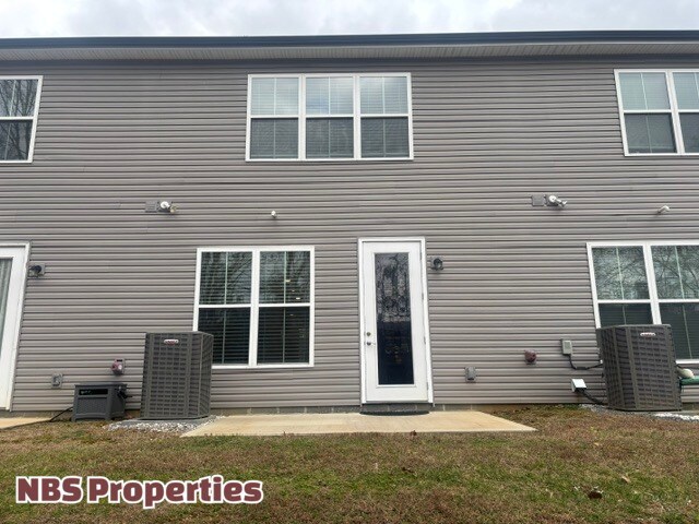 Building Photo - 4867 Ancient Glacier Ln