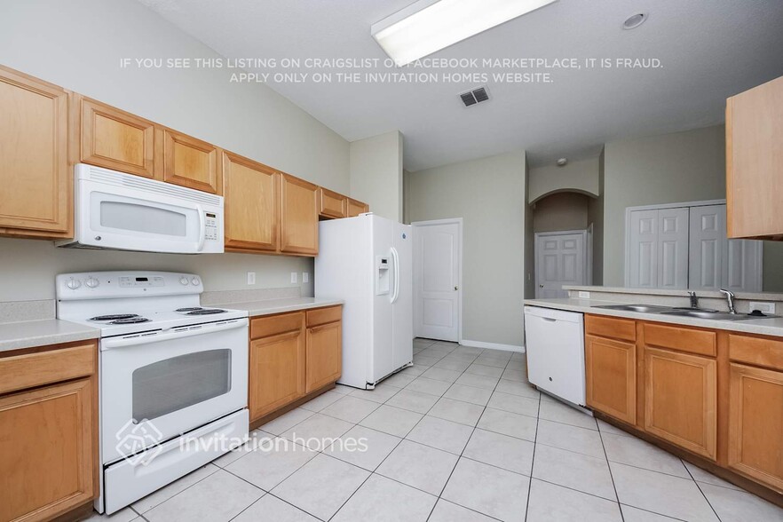 Building Photo - 2700 Port Ct