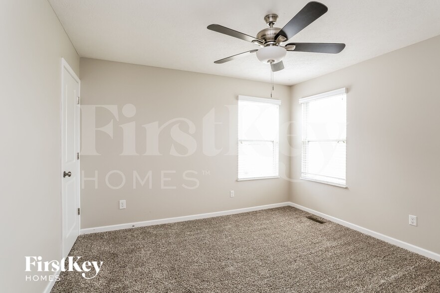 Building Photo - 194 Silver Maple Dr