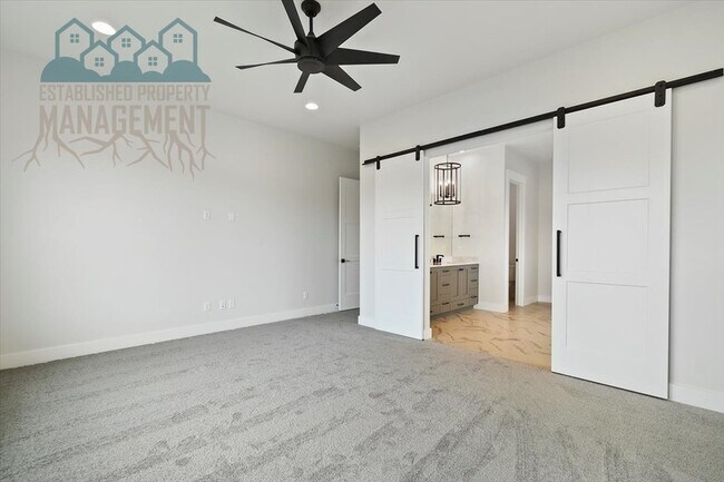Building Photo - 10642 W Lothbury Dr