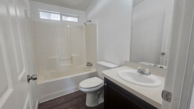 Building Photo - Gorgeous Single Story Home