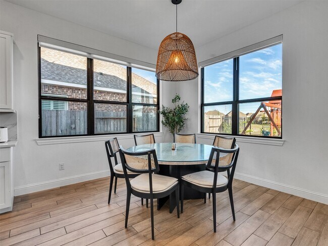 Building Photo - 913 Goose Creek St