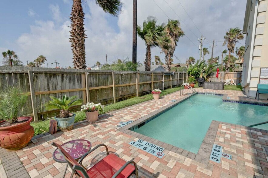 Building Photo - 3311 Padre Blvd