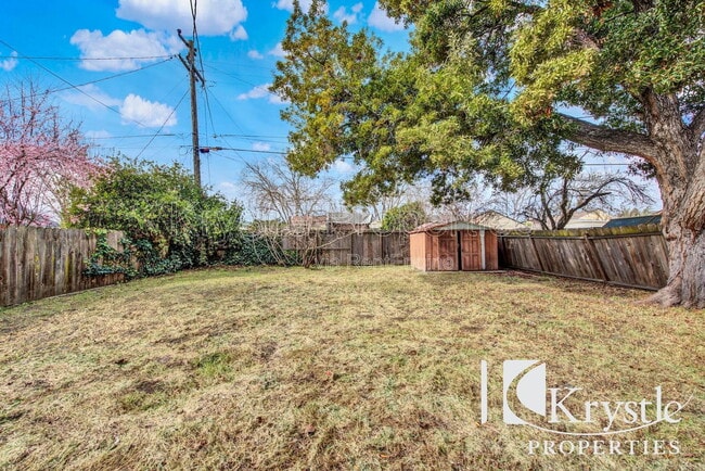 Building Photo - 1007 Maple Ave