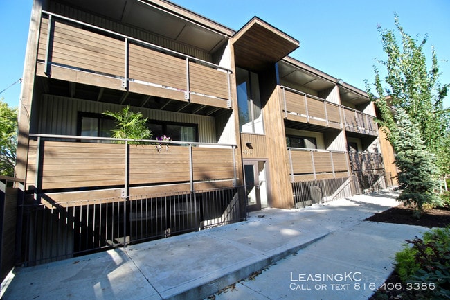 Building Photo - The Lakota on Grand