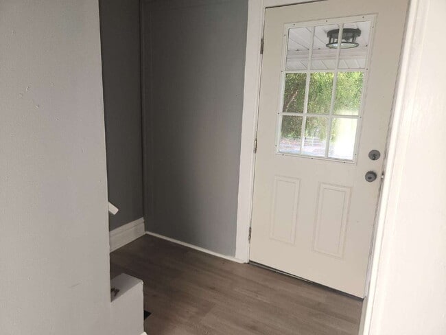 Building Photo - Charming & Spacious Updated Brick Home – Prime Location!