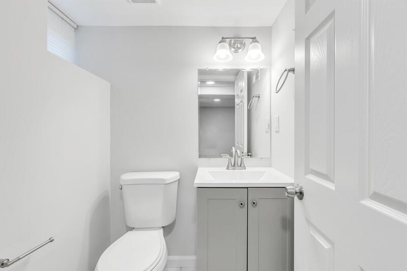 Building Photo - 731 Mt Holly St