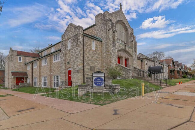 Building Photo - 5347 Nottingham Ave