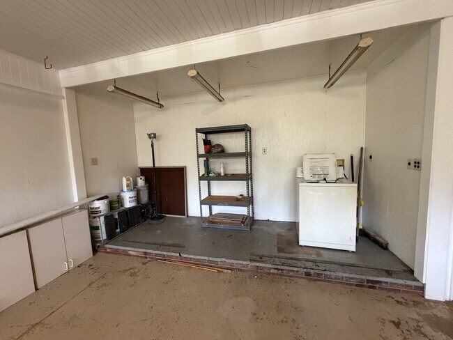 Building Photo - 941 Harrington Dr