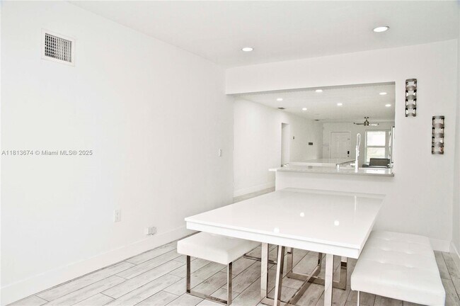 Building Photo - 1328 NW 93rd Terrace