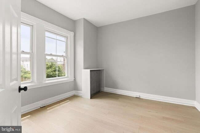 Building Photo - 216 Collingdale Ave